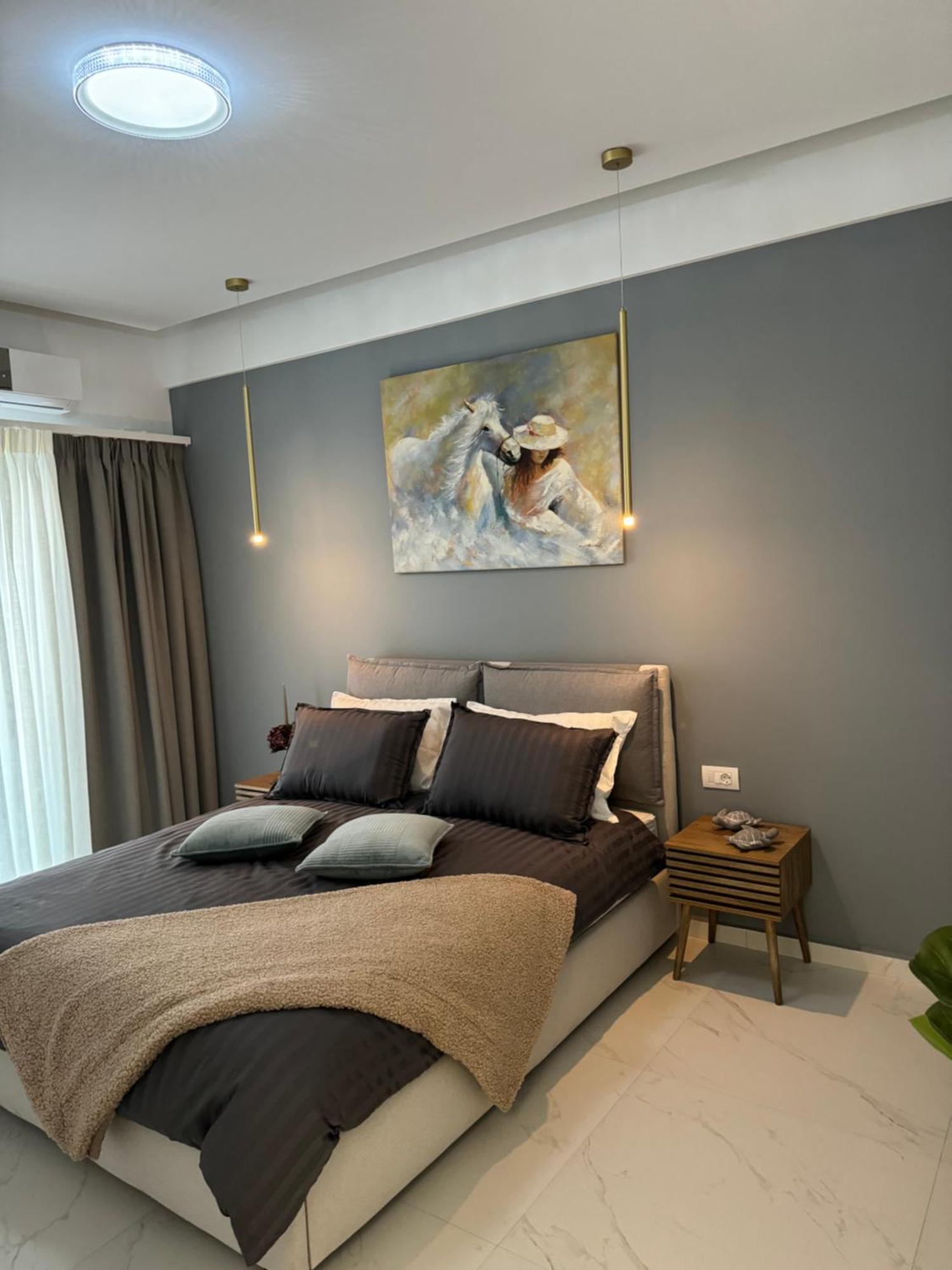 Cozy Center Rhodes City