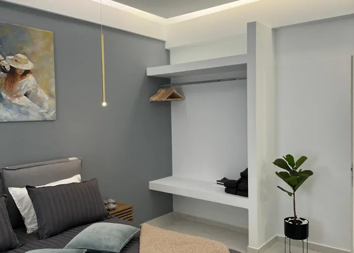 Cozy City Center Apartment